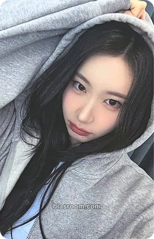Chaeryeong Motto Photocard - ITZY - ITZY K-pop photocard