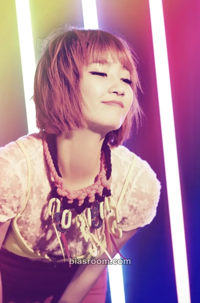 Wonder Girls - Yeeun - Wonder Party Album postcard set album inclusion