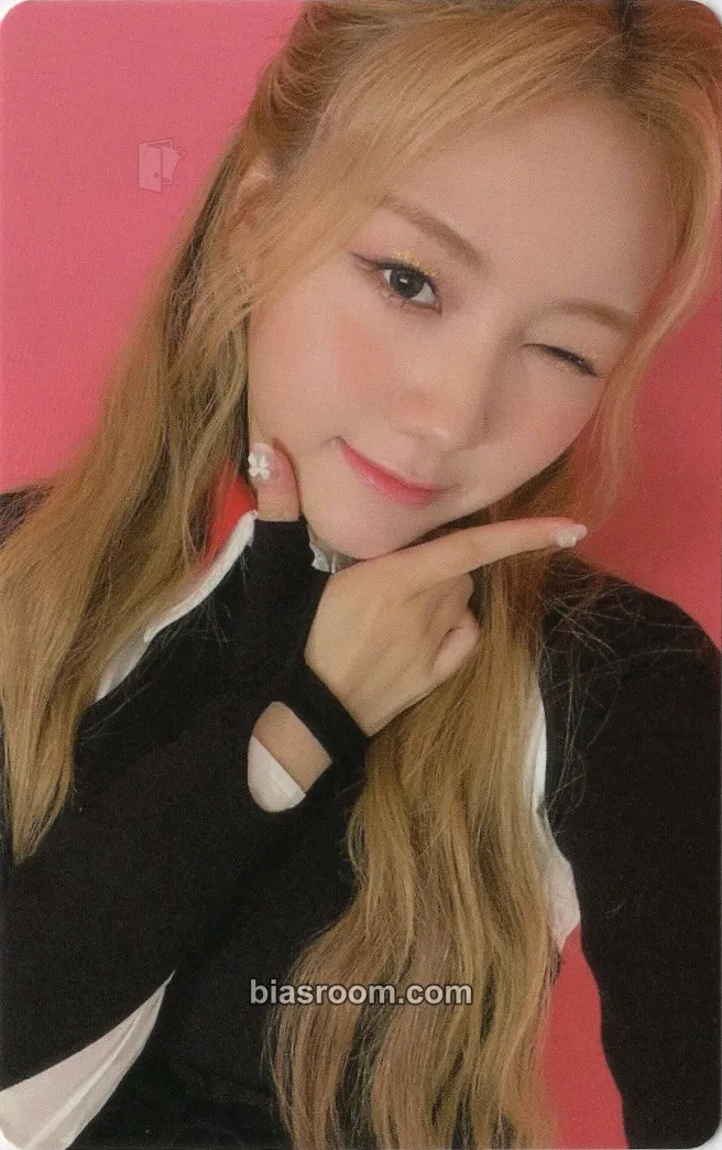 Dahyun Doki Doki Love Photocard - Rocket Punch - Rocket Punch K-pop photocard
