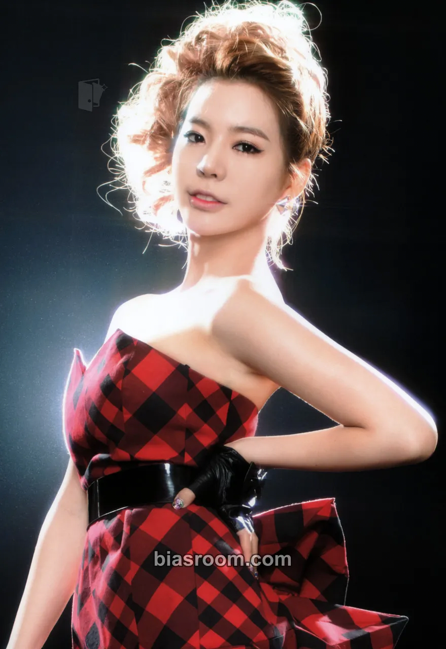 Sunny 2011 Girls Generation Tour Photocard - Girls' Generation - Girls' Generation K-pop photocard
