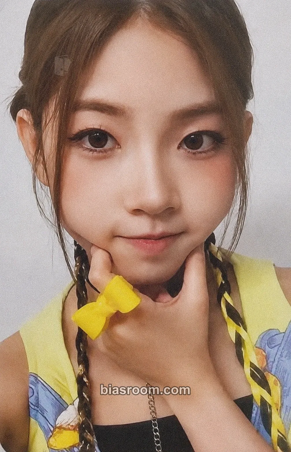 Yoona CURIOUS Photocard - UNIS - UNIS K-pop photocard