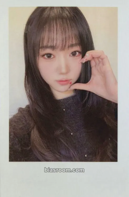Shion Photocards (tripleS) | Bias Room