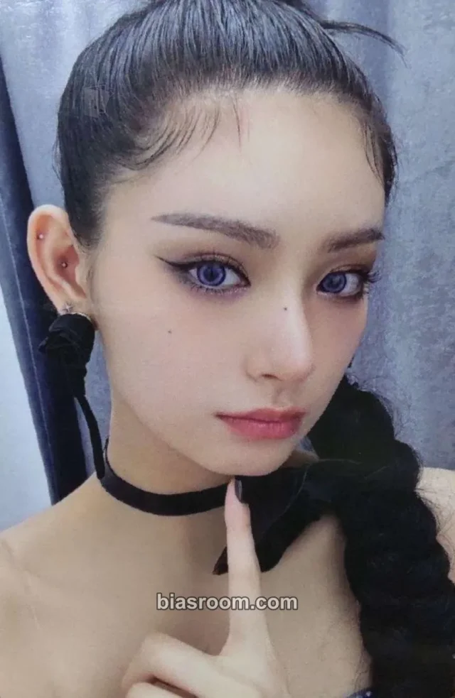 EVERGLOW - Yiren - ZOMBIE Album broadcast week 1