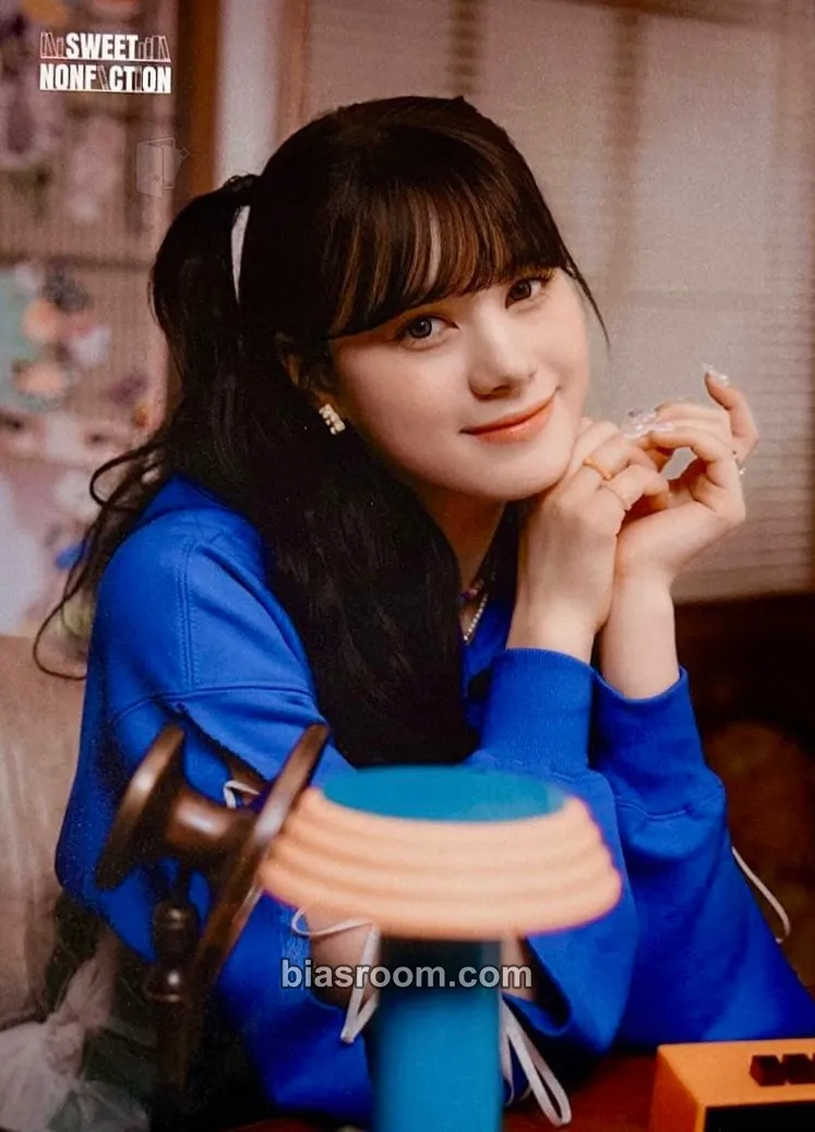 Nina “Sweet Nonfiction” official goods Photocard - NiziU - NiziU K-pop photocard