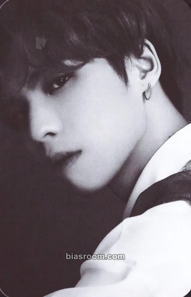 BX Revival Photocard - CIX - CIX K-pop photocard