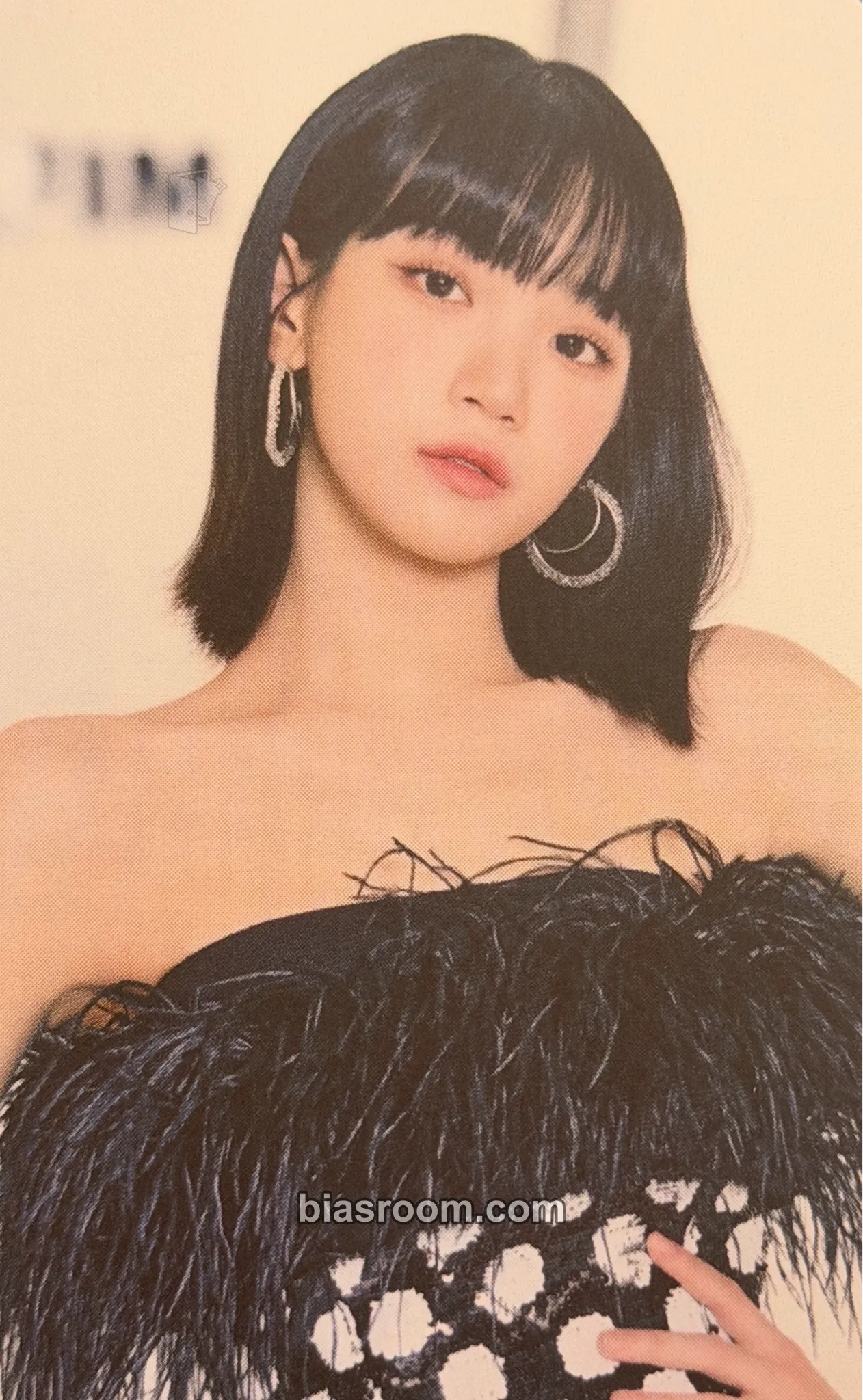 Kim Chaewon MOMENTICA x Weverse by Fans x Le Sserafim Photocard - LE SSERAFIM - LE SSERAFIM K-pop photocard