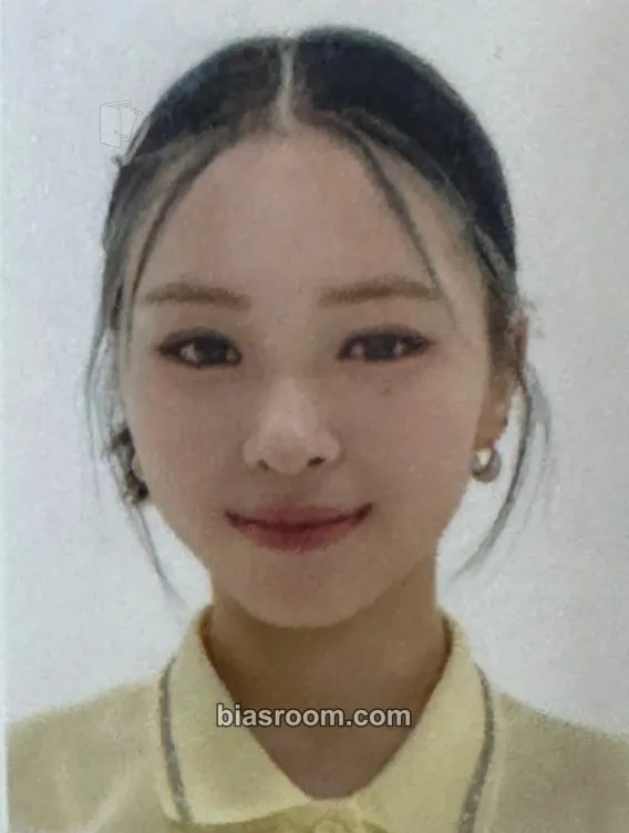 Ryujin ITZY M Spotlight: In the School Photocard - ITZY - ITZY K-pop photocard