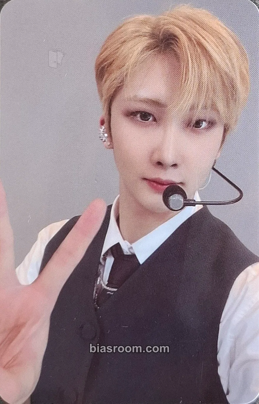 Hoyoung Series 'O' Round 1 : Hall Photocard - VERIVERY - VERIVERY K-pop photocard