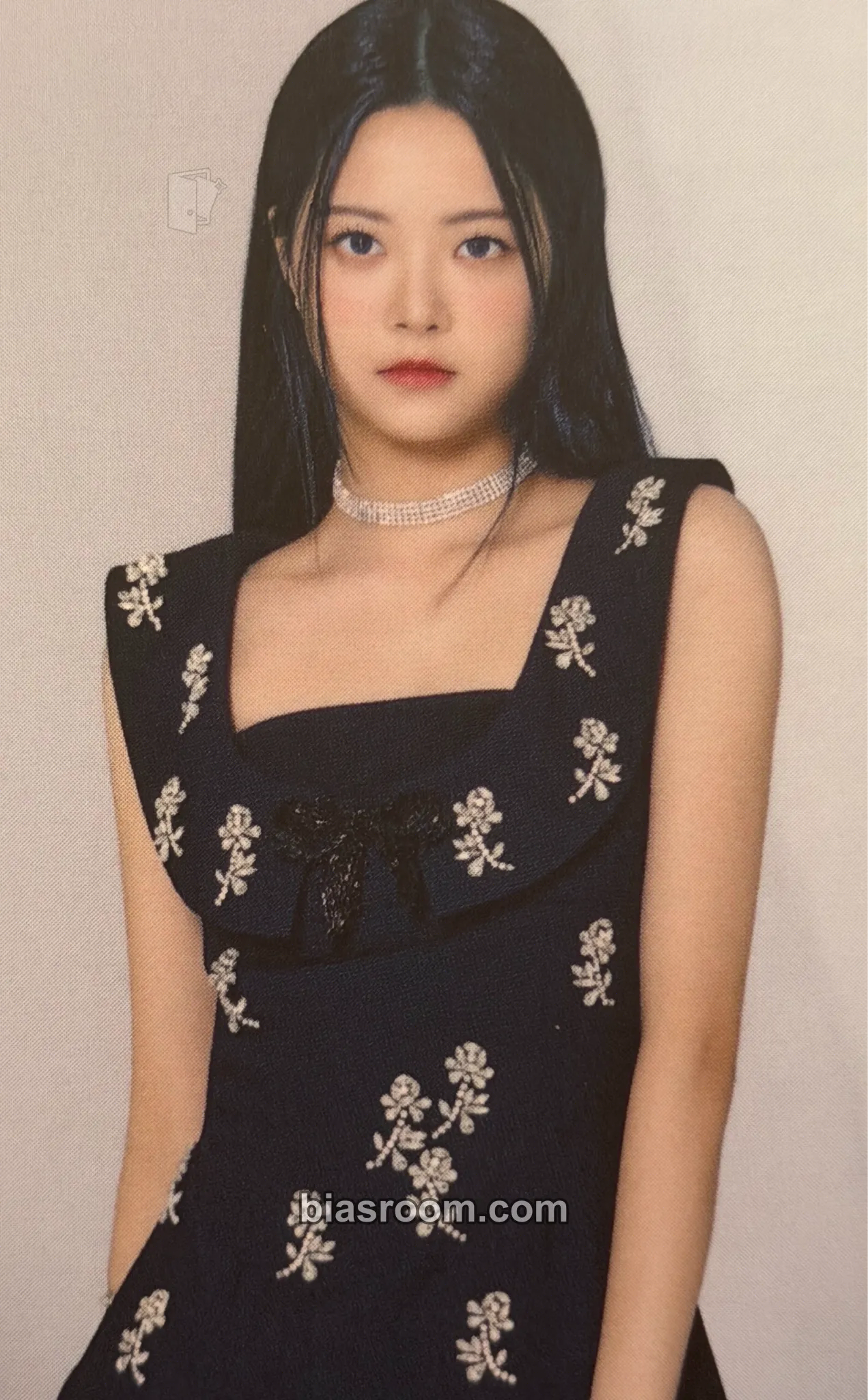 Hong Eunchae MOMENTICA x Weverse by Fans x Le Sserafim Photocard - LE SSERAFIM - LE SSERAFIM K-pop photocard