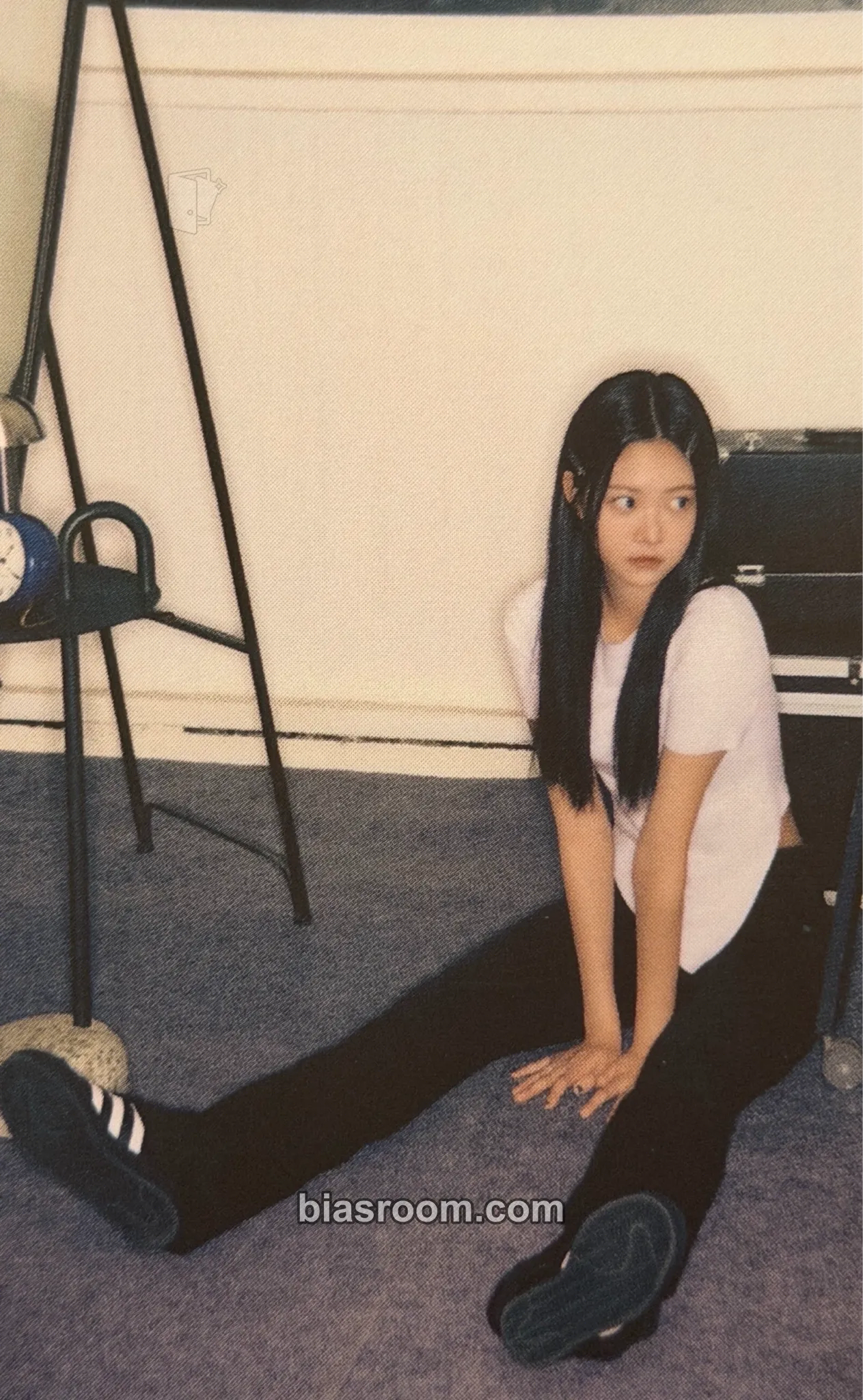 Hong Eunchae MOMENTICA x Weverse by Fans x Le Sserafim Photocard - LE SSERAFIM - LE SSERAFIM K-pop photocard