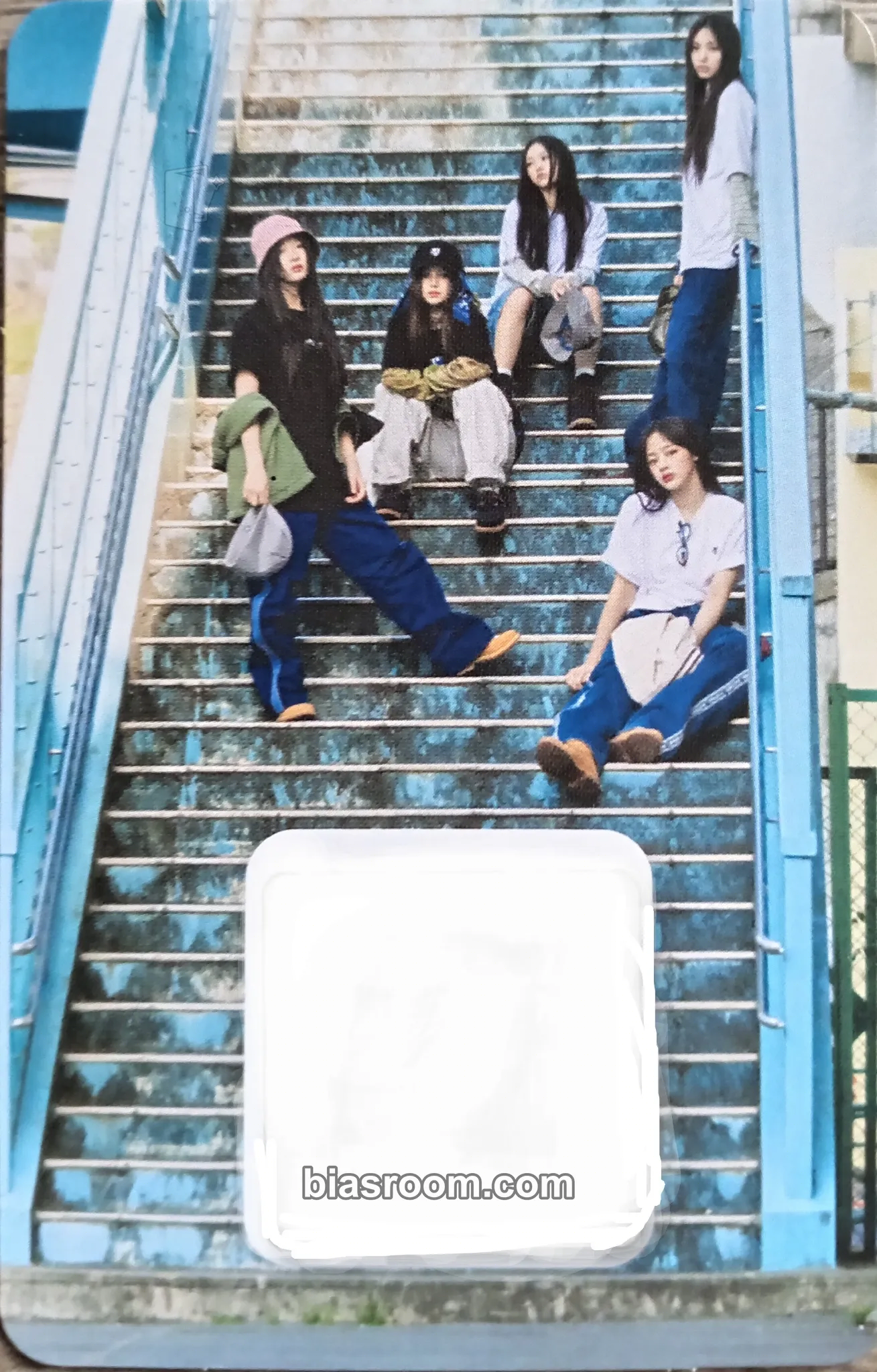 Supernatural Photocard - NewJeans - NewJeans K-pop photocard