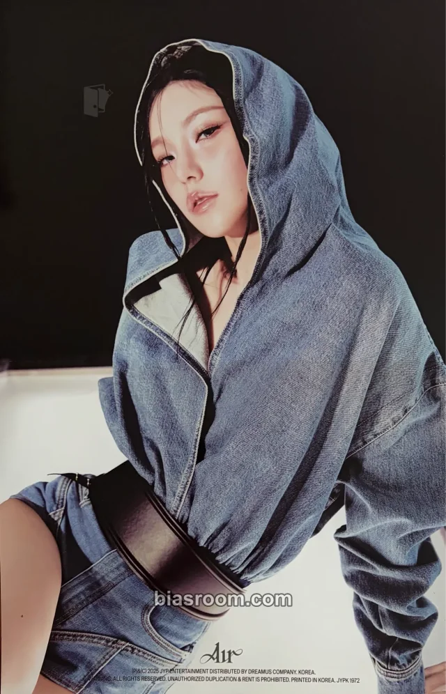 ITZY - Yeji - Air Album photobook version B version poster album inclusion solo album horizontal