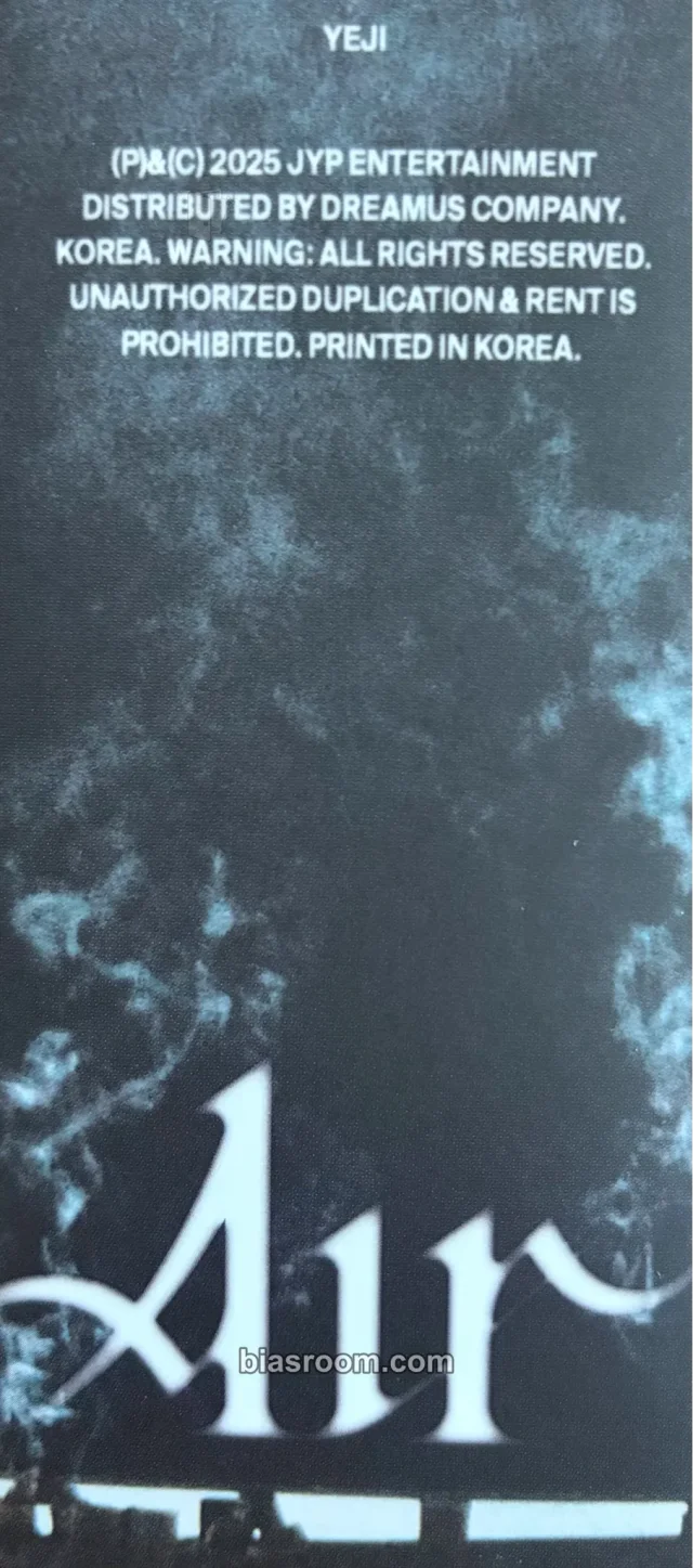 ITZY - Yeji - Air Album photobook version B version solo album album inclusion bookmark