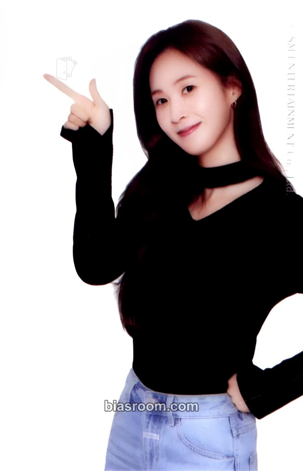 Yuri Girl's Generation-Oh!GG - 2023 Season's Greetings Photocard - Girls' Generation - Girls' Generation K-pop photocard