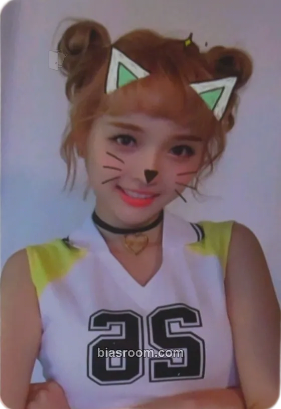 Xuan Yi Happy Moment Photocard - WJSN - WJSN K-pop photocard