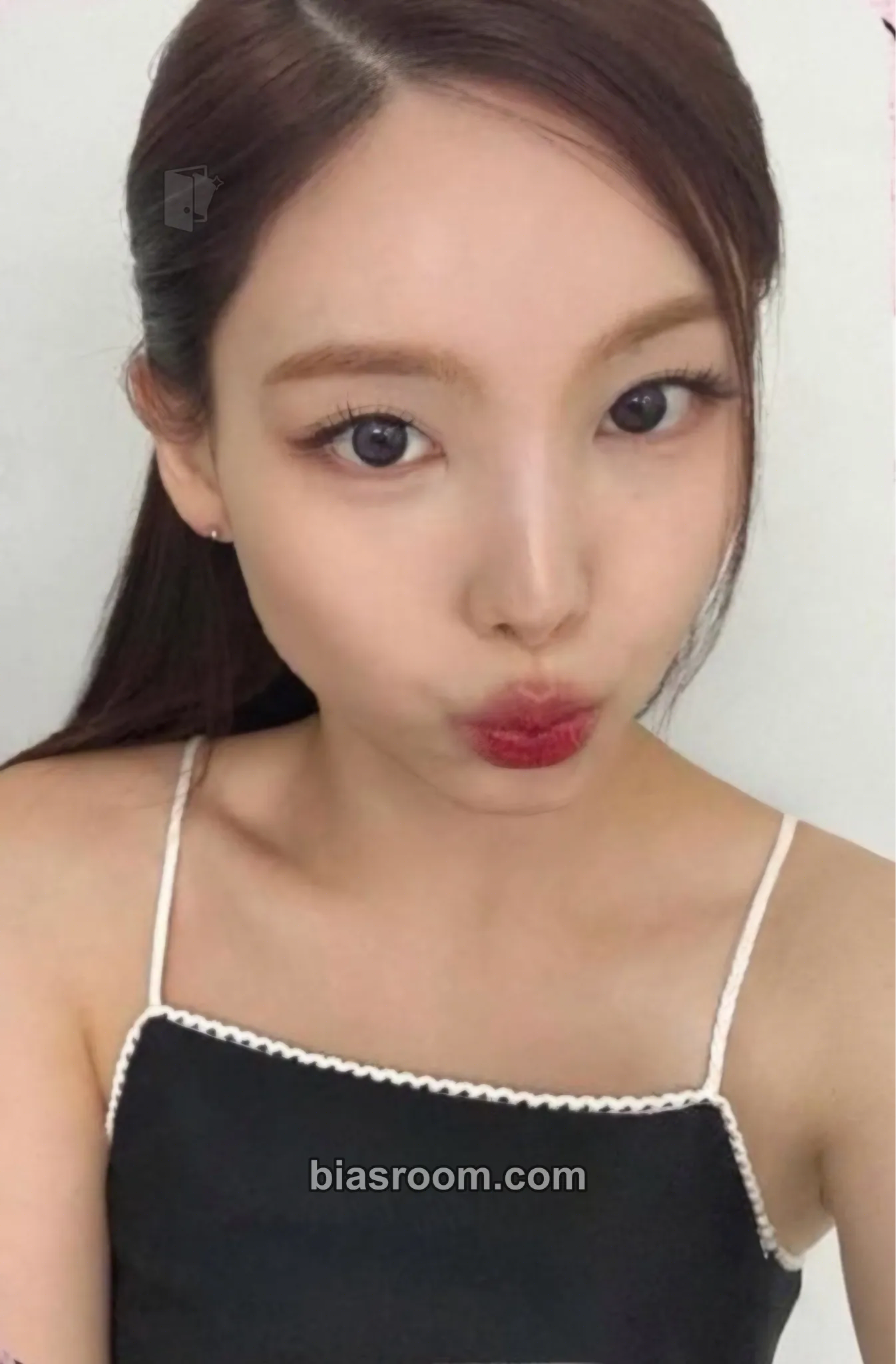 Nayeon NAYEON x FWEE Photocard - TWICE - TWICE K-pop photocard