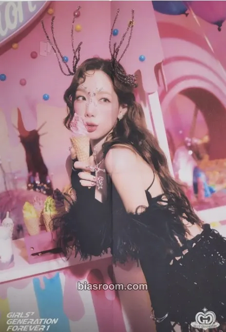 Taeyeon Forever 1 Photocard - Girls' Generation - Girls' Generation K-pop photocard