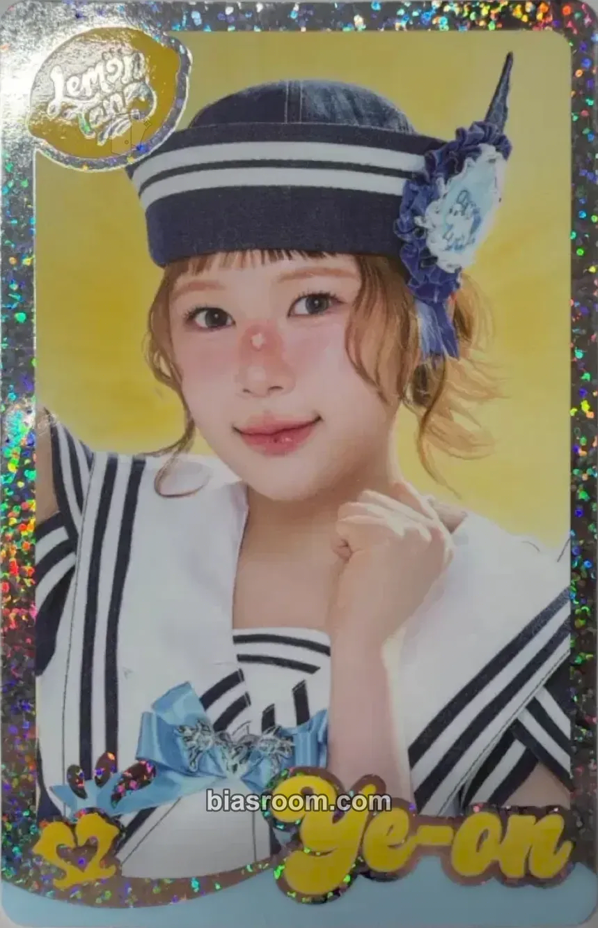 Ye-on Lemon Tang Photocard - Hearts2Hearts - Hearts2Hearts K-pop photocard