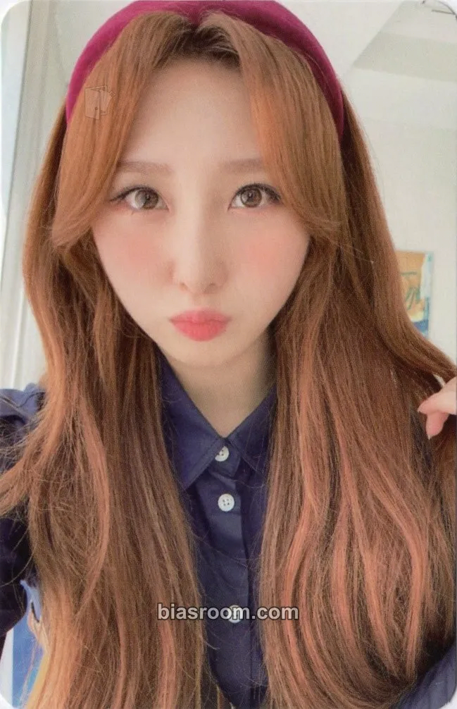 Juri Season's Greetings 2022 Photocard - Rocket Punch - Rocket Punch K-pop photocard