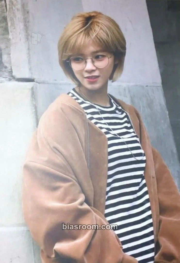 Jeongyeon TWICE TV 5 IN SWITZERLAND DVD Photocard - TWICE - TWICE K-pop photocard