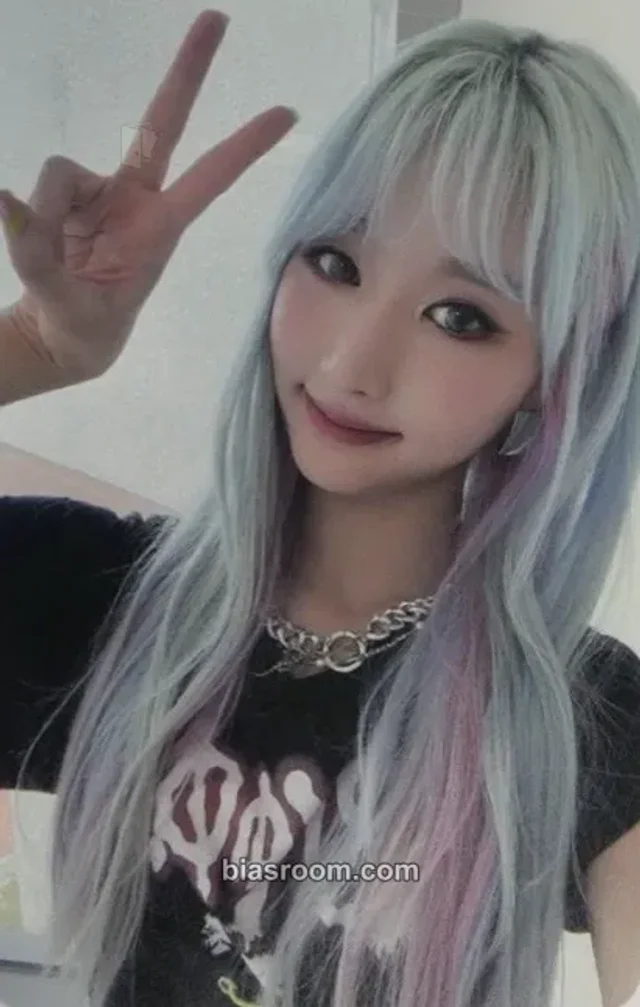 Yebin Hot Issue Icons K-pop photocard