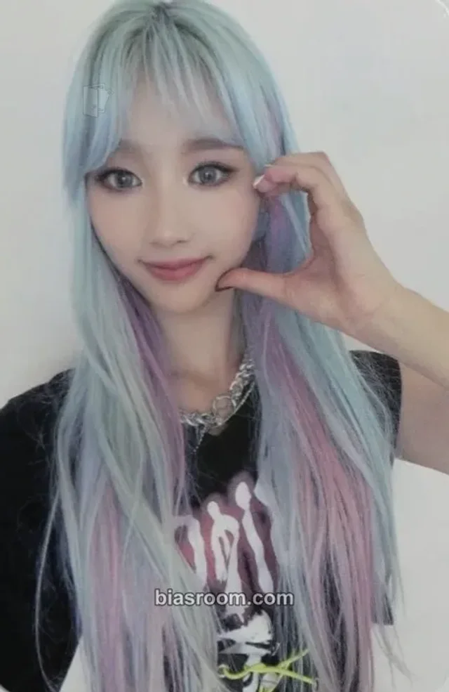 Yebin Hot Issue Icons K-pop photocard