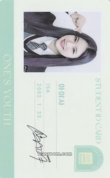 Isa 2022 Season's Greetings - One's Youth Photocard - STAYC - STAYC K-pop photocard