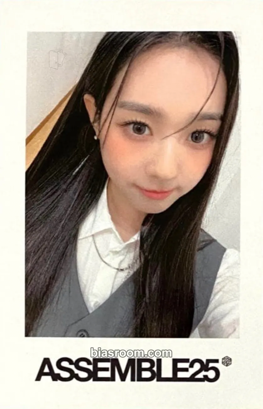 Soomin Photocards (tripleS) | Bias Room