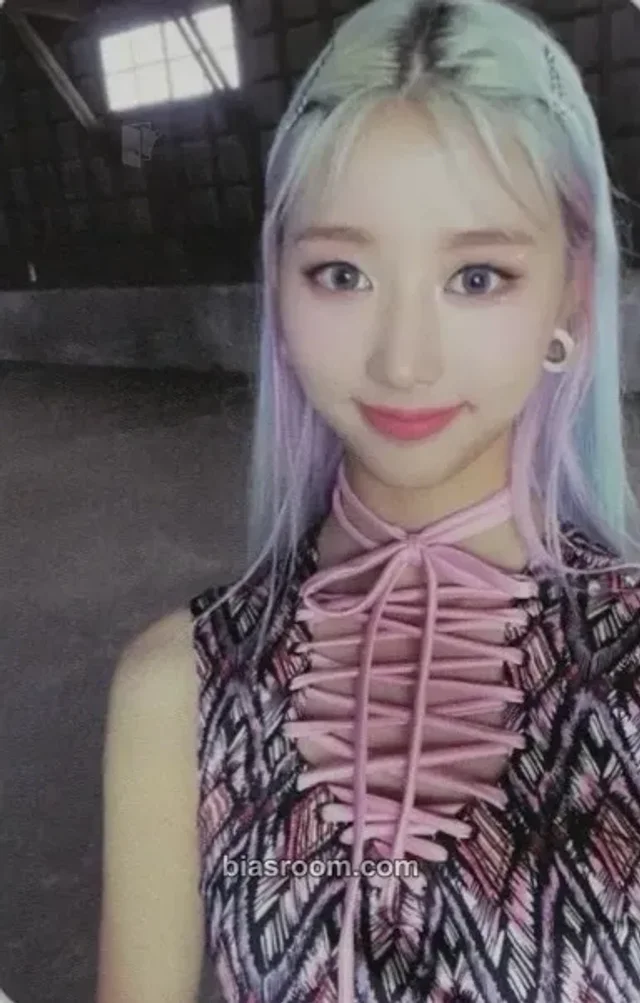 Yebin Hot Issue Icons K-pop photocard