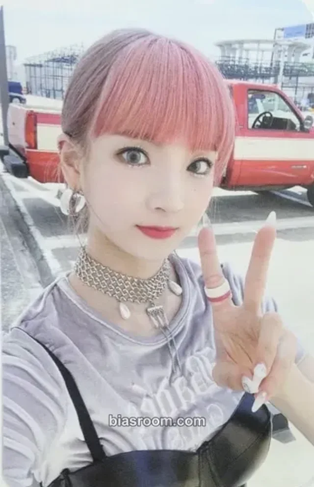Hot Issue - Dain - Icons Album beatroad fansign
