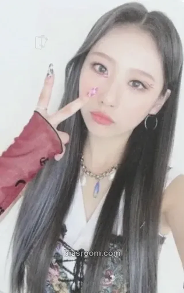 Hot Issue - Yewon - Icons Album beatroad fansign