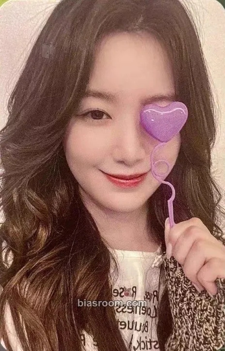 Shuhua Nanadle MD Photocard - i-dle - i-dle K-pop photocard