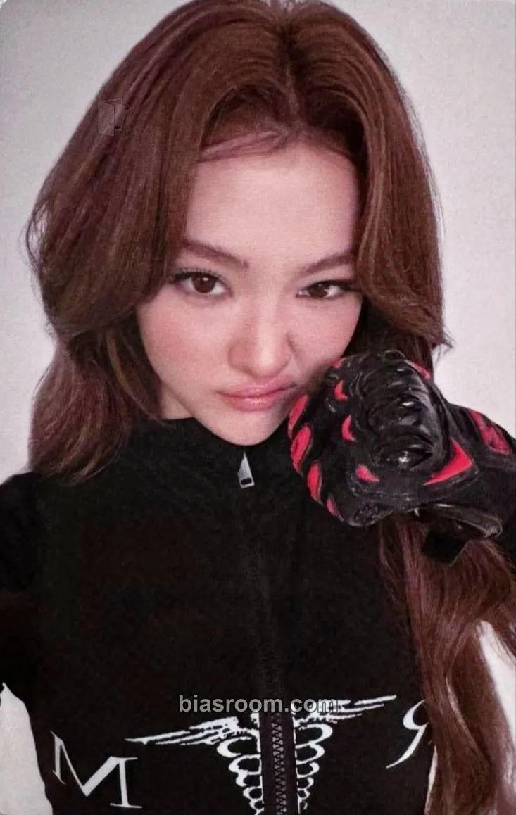 Ella BITE NOW Photocard - MEOVV - MEOVV K-pop photocard