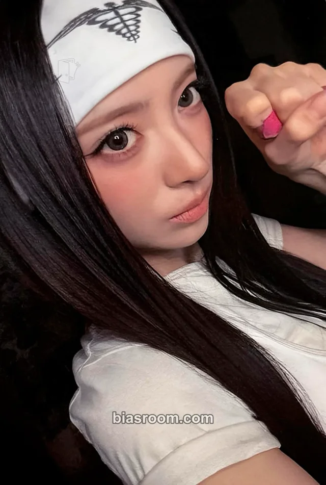 MEOVV - Anna - BITE NOW Album tower records japan