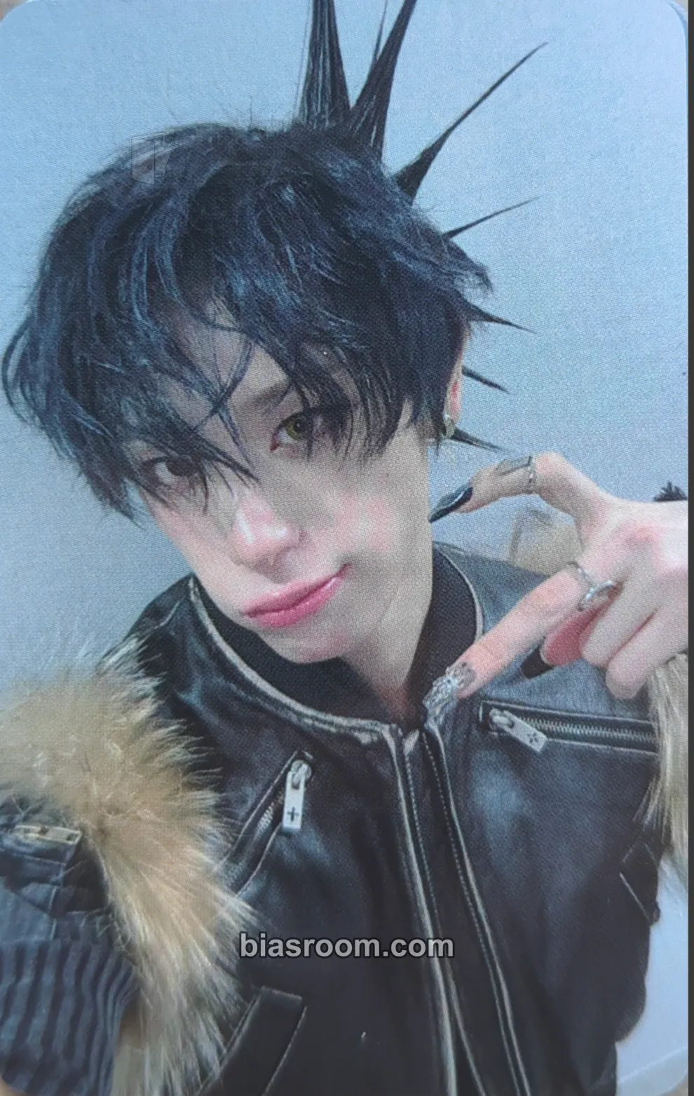 Haru UXLXVE Photocard - XLOV - XLOV K-pop photocard