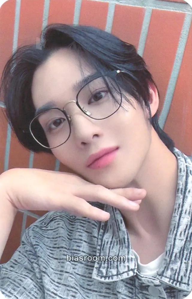 Jinyoung 0 or 1 Photocard - CIX - CIX K-pop photocard