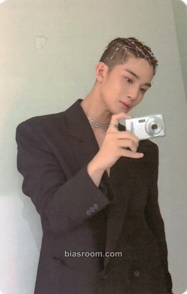 Jinyoung STILL YOUNG Photocard - Bae Jinyoung - Bae Jinyoung K-pop photocard