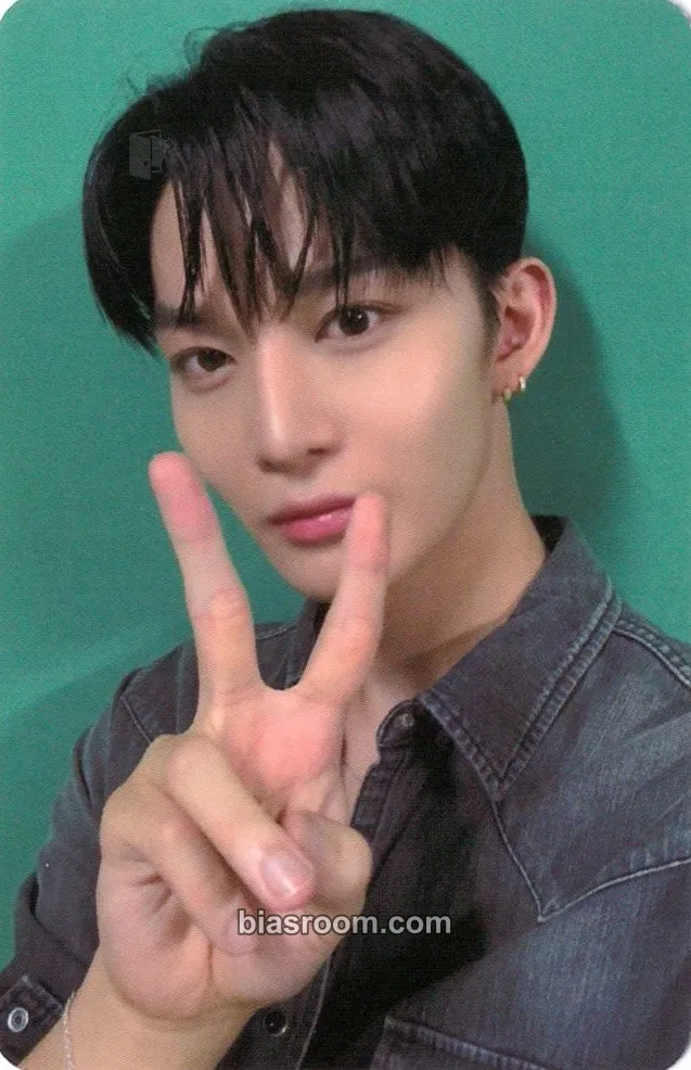 Jinyoung STILL YOUNG Photocard - Bae Jinyoung - Bae Jinyoung K-pop photocard