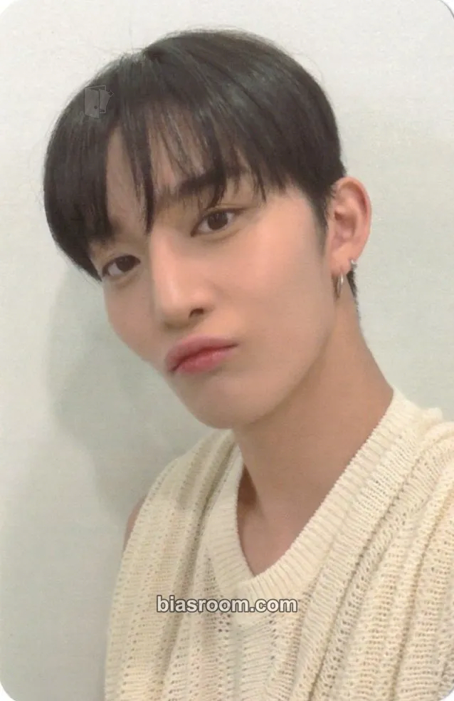 Jinyoung STILL YOUNG Photocard - Bae Jinyoung - Bae Jinyoung K-pop photocard