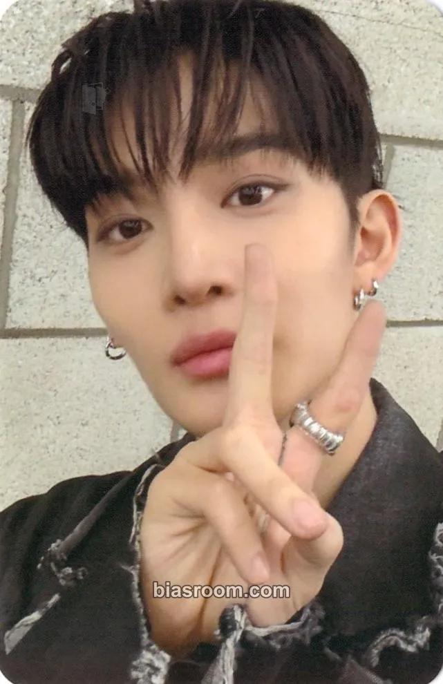 Jinyoung BEGIN, YOUNG Photocard - Bae Jinyoung - Bae Jinyoung K-pop photocard