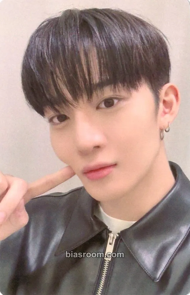 Jinyoung STILL YOUNG Photocard - Bae Jinyoung - Bae Jinyoung K-pop photocard