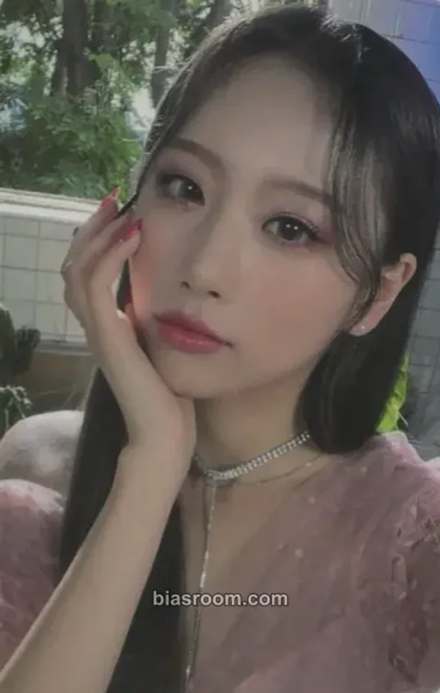 Hot Issue - Yewon - Icons Album ktown4u