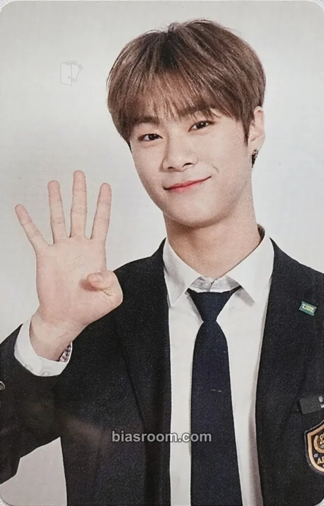 ASTRO - Moonbin - The 2nd ASTRO AROHA Festival Event merch photocard photocard set fan meeting printed signature