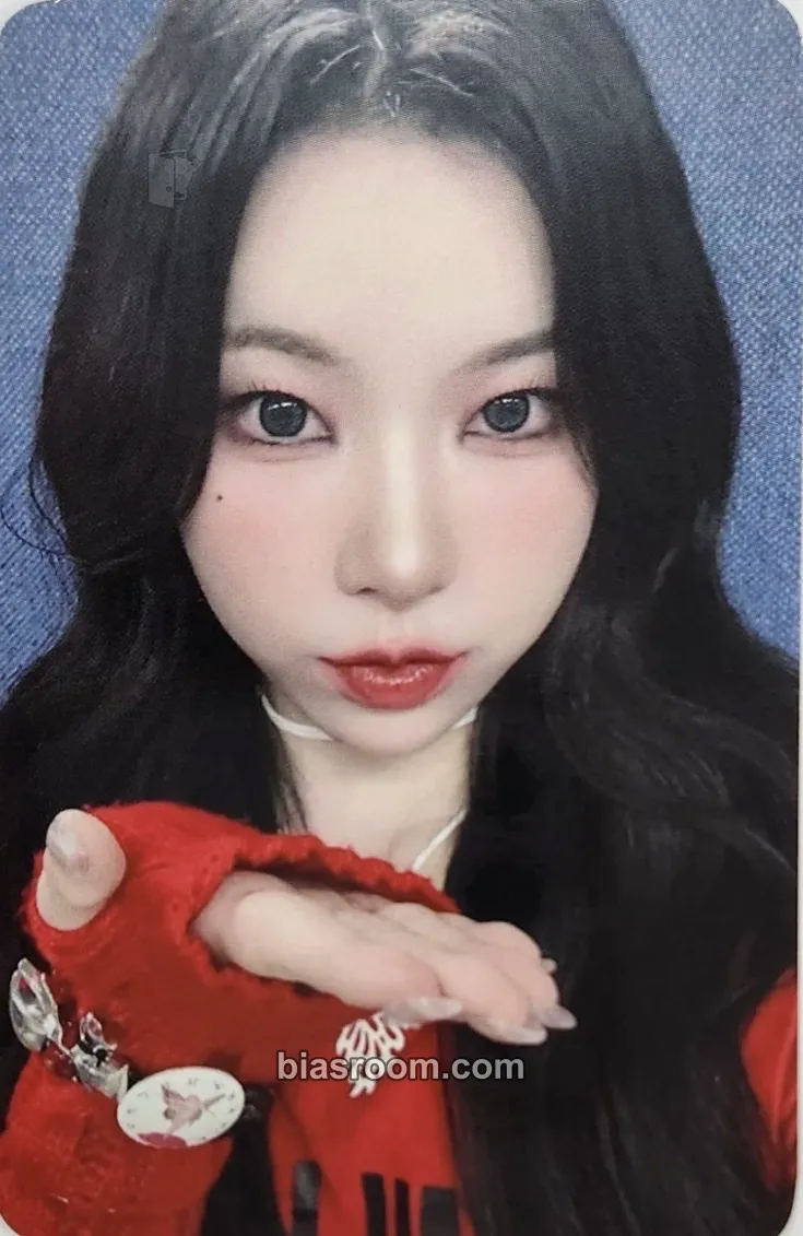 Ayeon Act Like That Photocard - GENBLUE - GENBLUE K-pop photocard