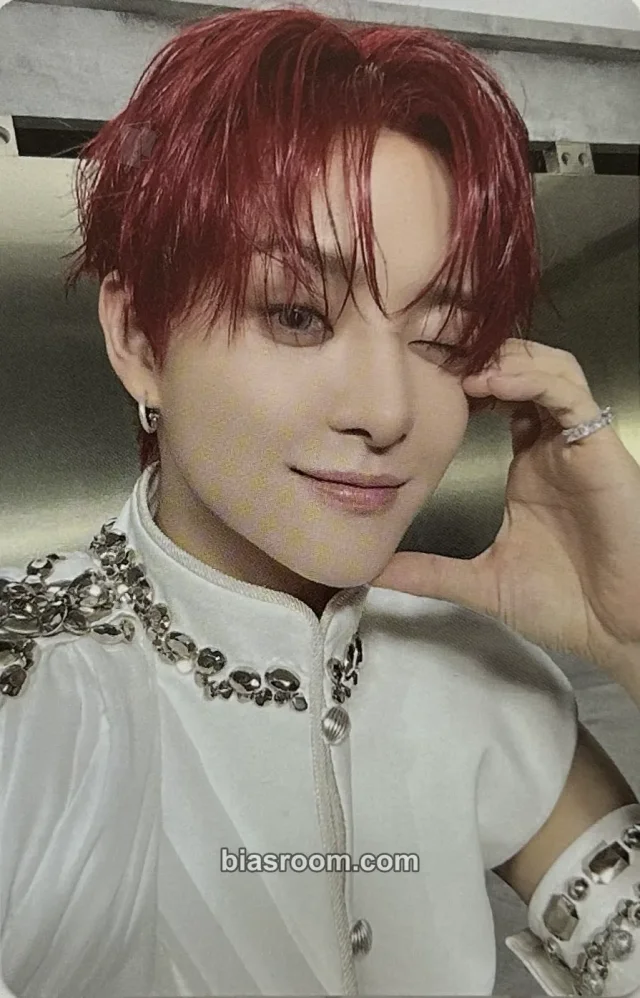 TREASURE - Jihoon - REBOOT Album album photocard photobook version version 2 selfie bad image - replace