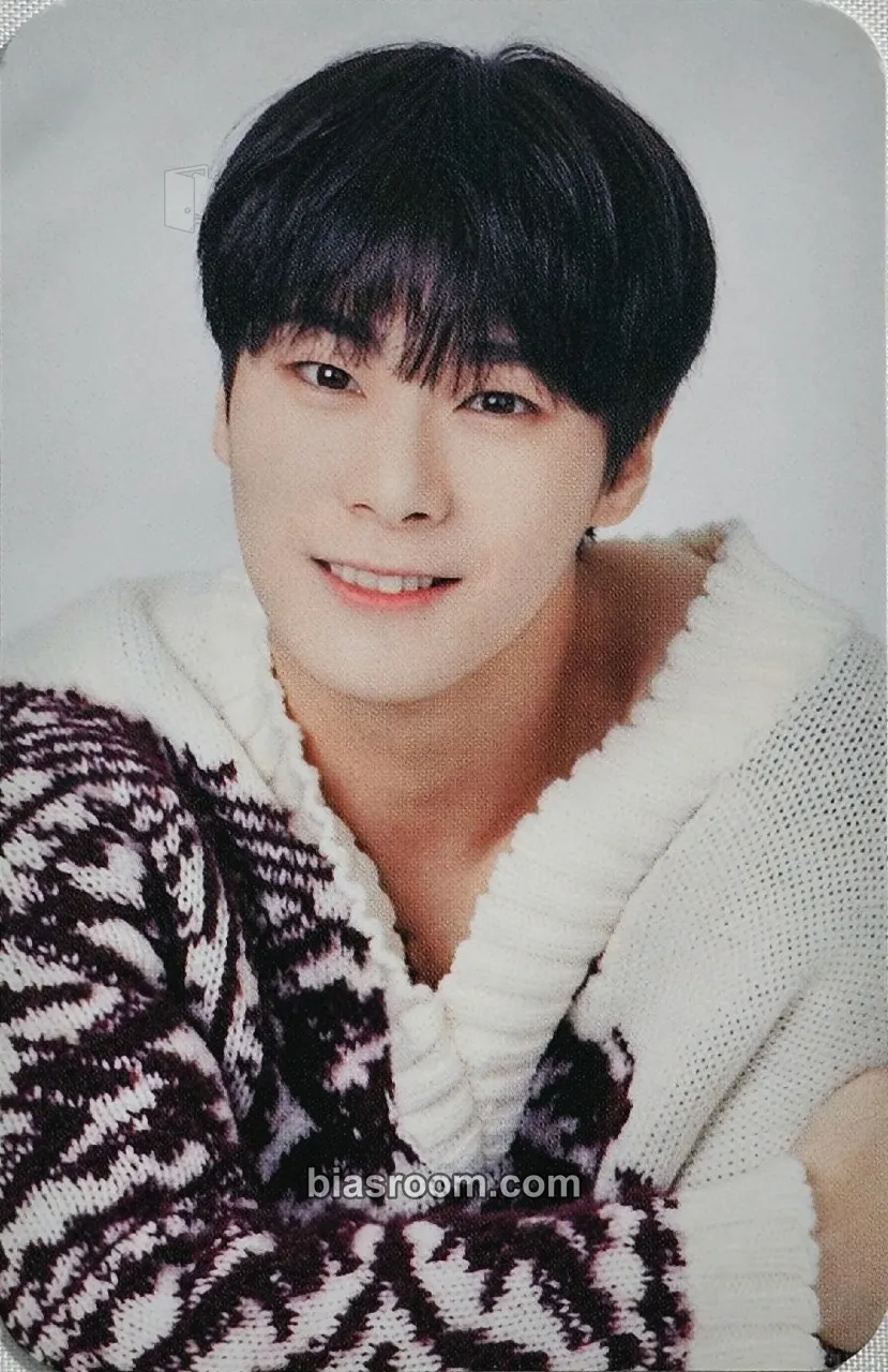Moonbin ASTRO & ROROHA Lovely Christmas Pop Up 2020 in Japan Photocard - ASTRO - ASTRO K-pop photocard