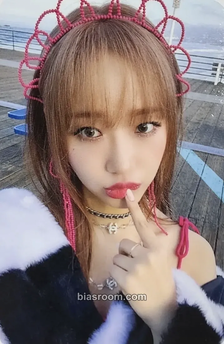 Choi Yoojung Sunflower Photocard - Choi Yoojung K-pop photocard