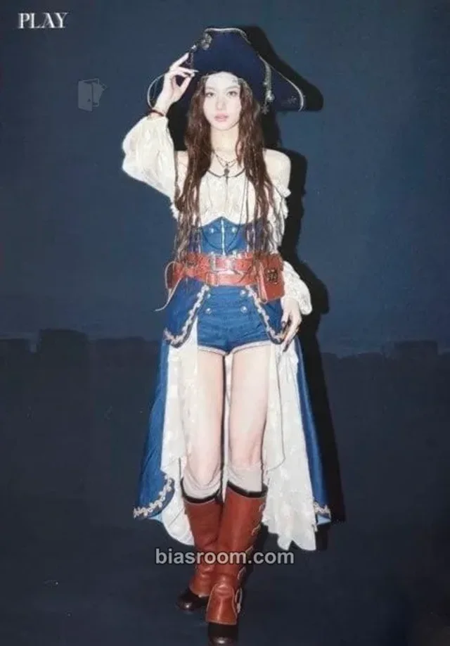 TWICE - Sana - PLAY Album japan postcard trading card merch inclusion