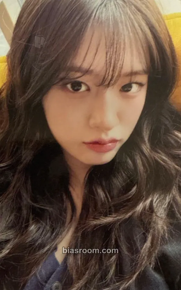 Yujin REVIVE+ Photocard - IVE - IVE K-pop photocard