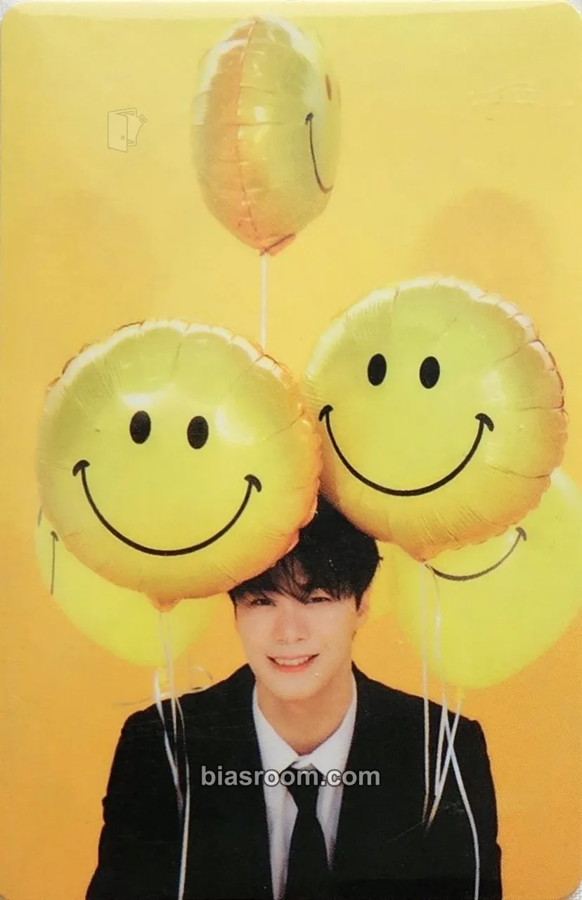 Moonbin 2023 Season’s Greetings Photocard - ASTRO - ASTRO K-pop photocard